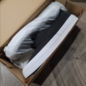 Straye Gower Mens size 13 Black Shoes New In Box